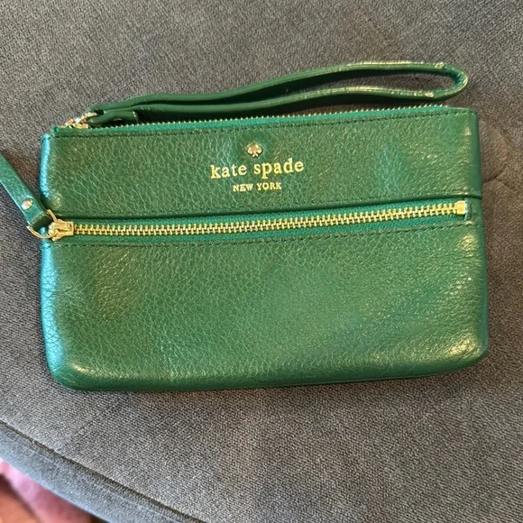 Kate Spade Emerald Green Wristlet - Picture 1 of 4